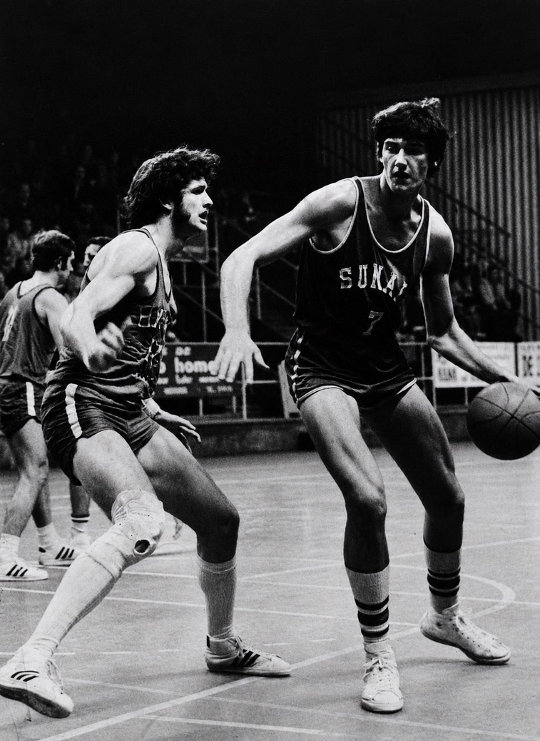 Jay Bond driving with the ball during his professional basketball career in Europe